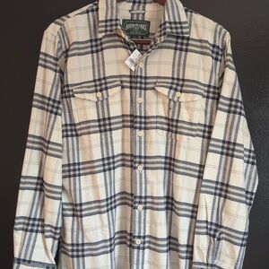 American Eagle Outfitters Men's Navy and Cream Checkered Shirt